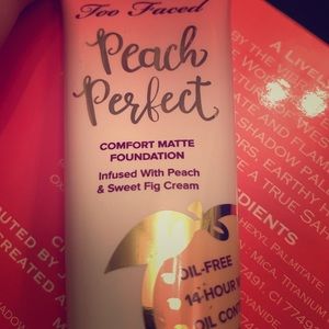 Too faced Foundation